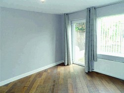 Good size lounge
